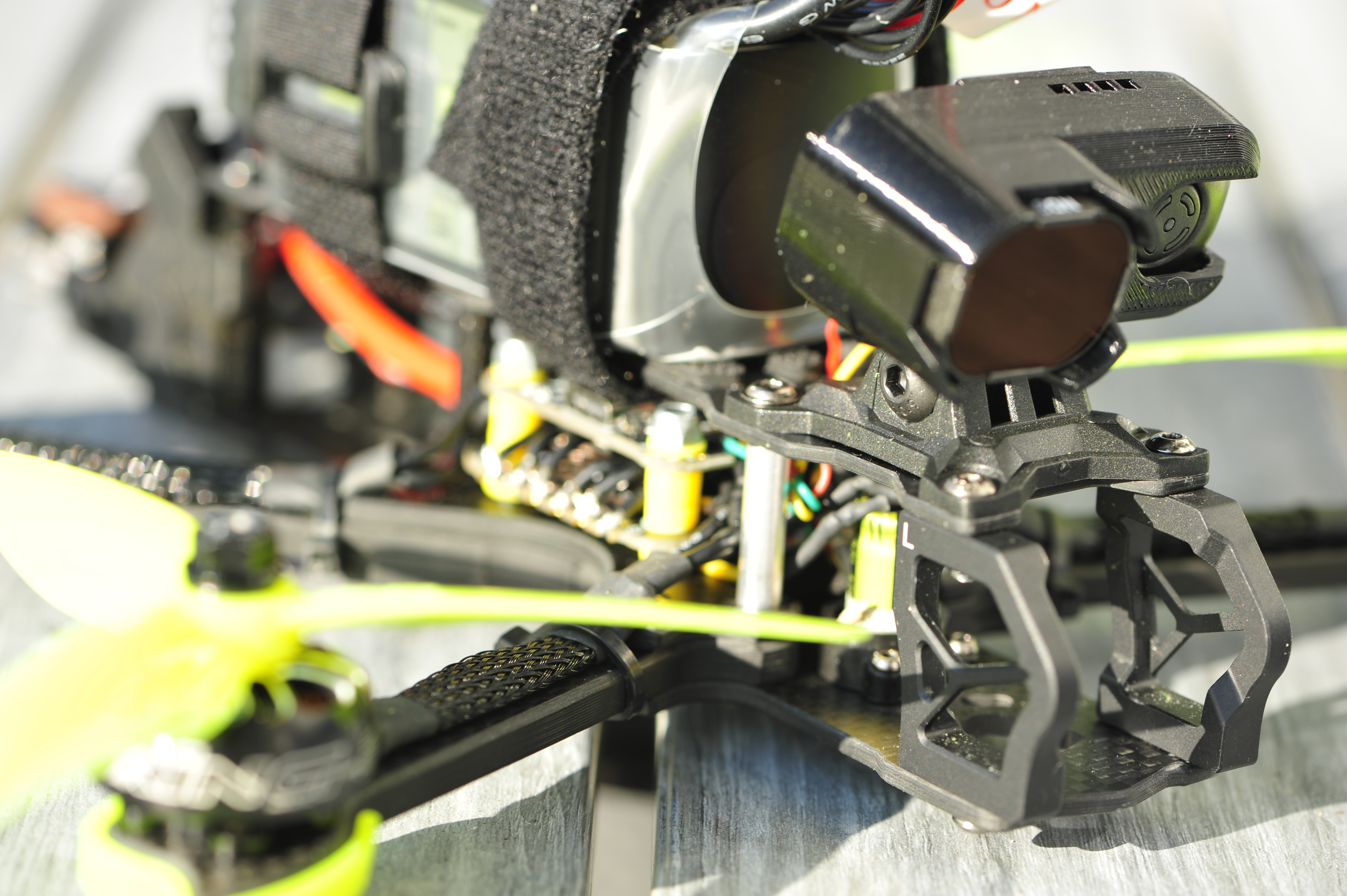 NAZGUL Frontaufbau mit RunCam Thumb